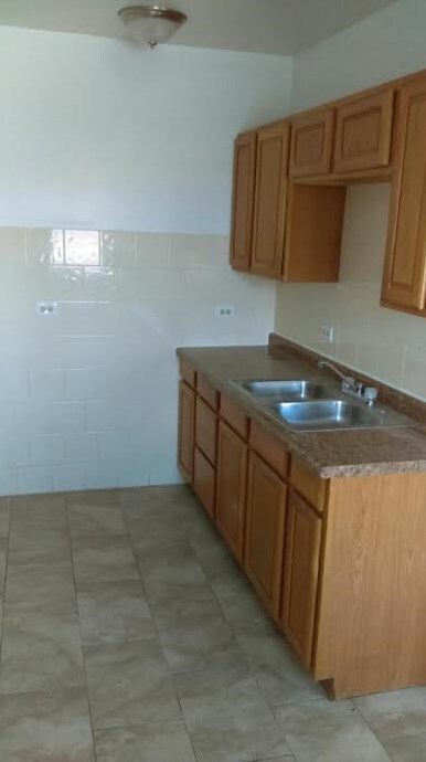 Foto principal - 3144 N Laramie Ave