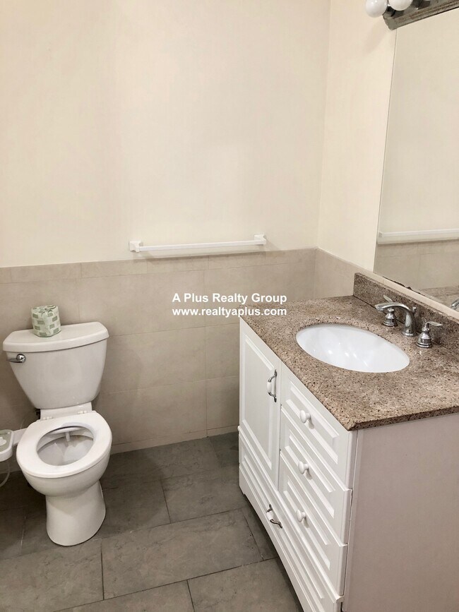 Foto del edificio - 14 Schiller St