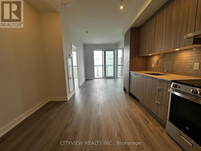 Building Photo - 430-4430 Square One Dr