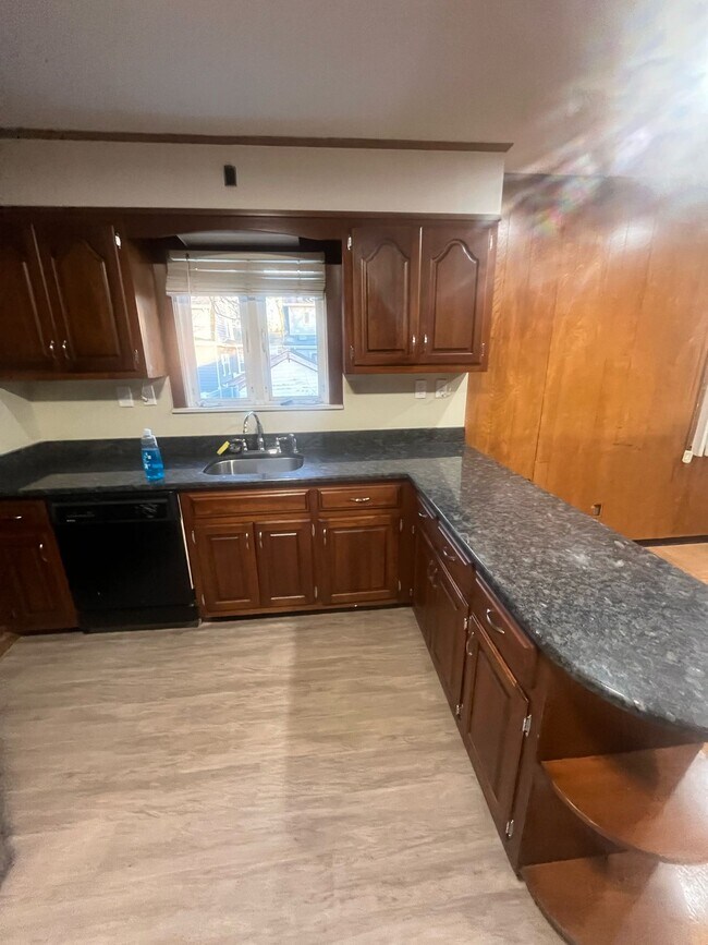 Building Photo - 1473 Orchard Ter