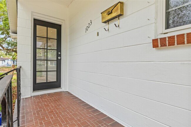 Foto del edificio - 1023 W Ohio Ave