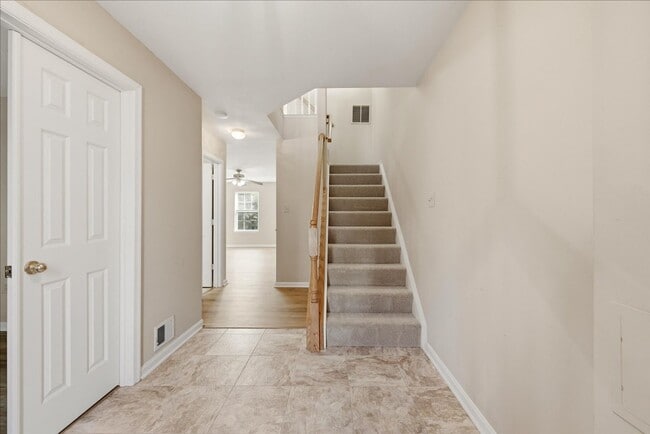 Building Photo - 46030 Bayswater Terrace