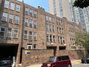 Building Photo - 744 W Gordon Terrace