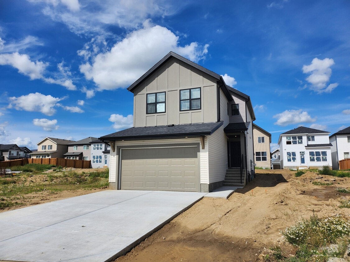 Photo principale - 22916-22995 95 Ave NW