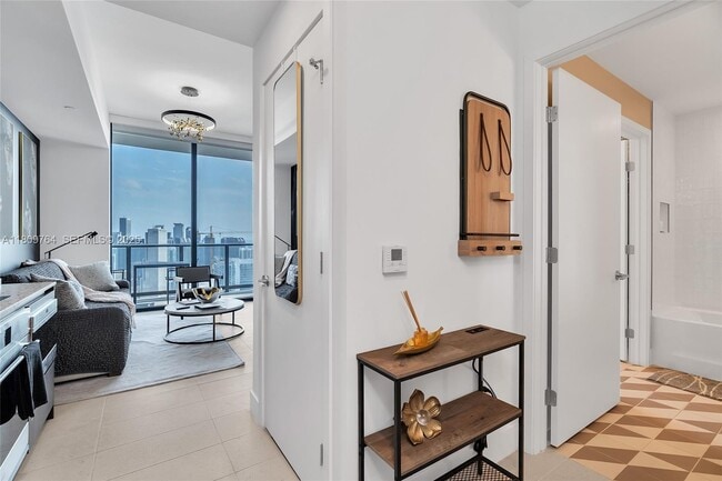 Foto del edificio - 601 NE 1st Ave