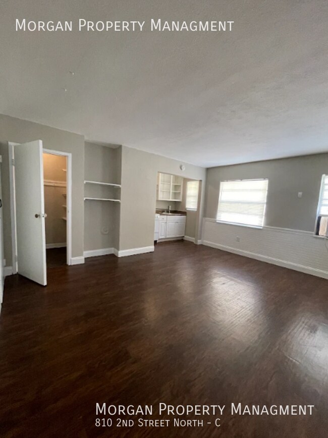 Foto del edificio - 810 2nd St N