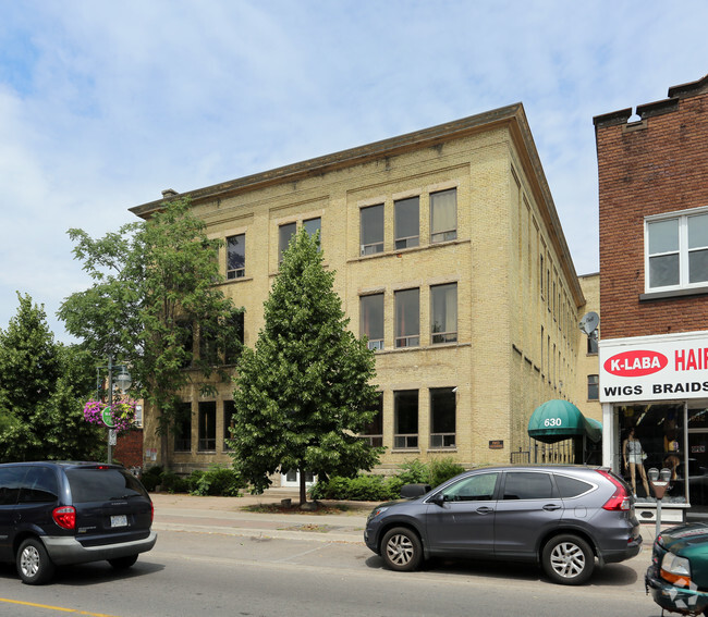 Photo du bâtiment - Somerville Place Lofts