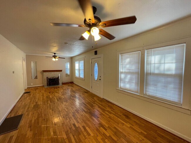 Building Photo - Wonderful 2 Bedroom, 1 Bathroom in Indepen...