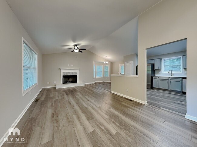 Foto del edificio - 373 Bakers Bridge Cir