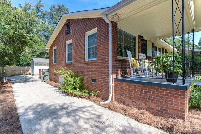 Building Photo - 3BR 2BA Home in Rosewood!