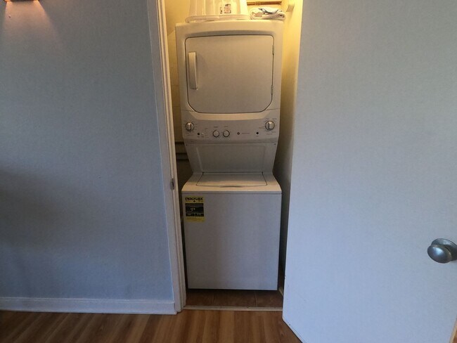 Foto del edificio - Fully Furnished Waialae Gardens 2 Bed/2 ba...