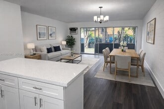 Building Photo - 638 NE 166th St