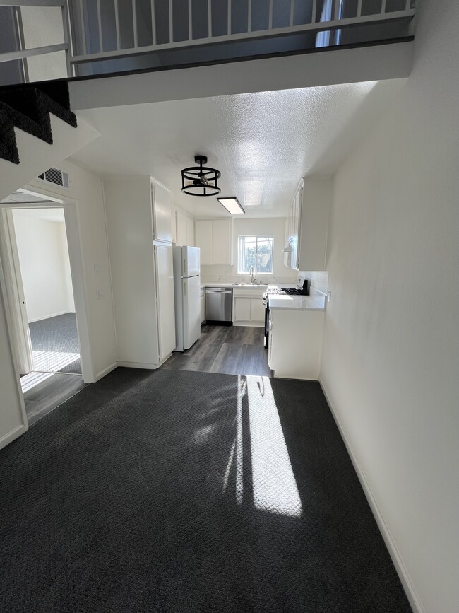 Building Photo - 10770 Palms Blvd