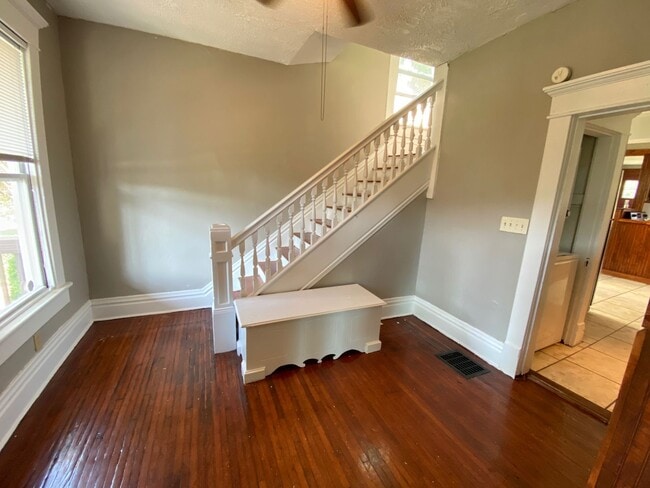 Building Photo - OSU Central Campus Single Family Home! W/ ...