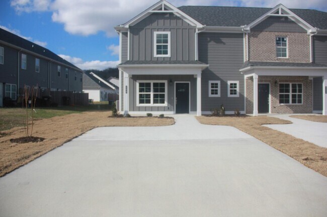 Building Photo - 266 NE Bellingham Dr