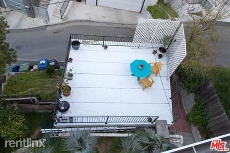 Primary Photo - 2 br, 3 bath House - 6837 Cahuenga Park Trl