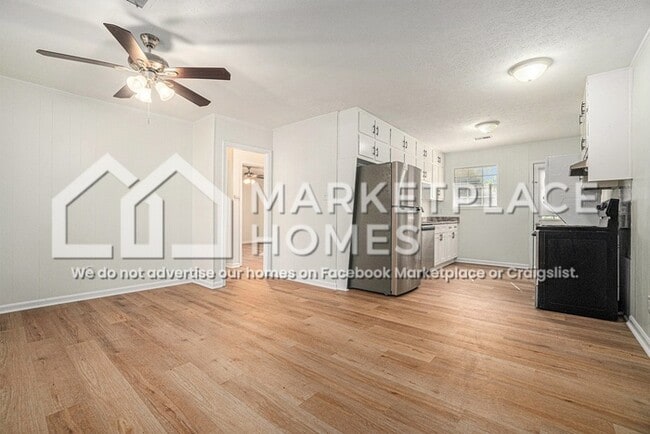 Building Photo - 2637 Shannon Dr