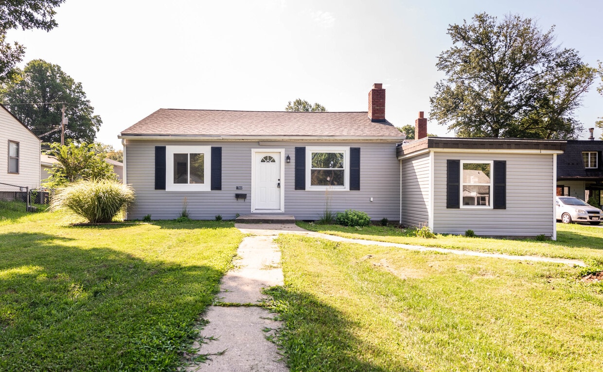 1702 E Belle Ave, Belleville, IL 62221 House Rental in Belleville, IL