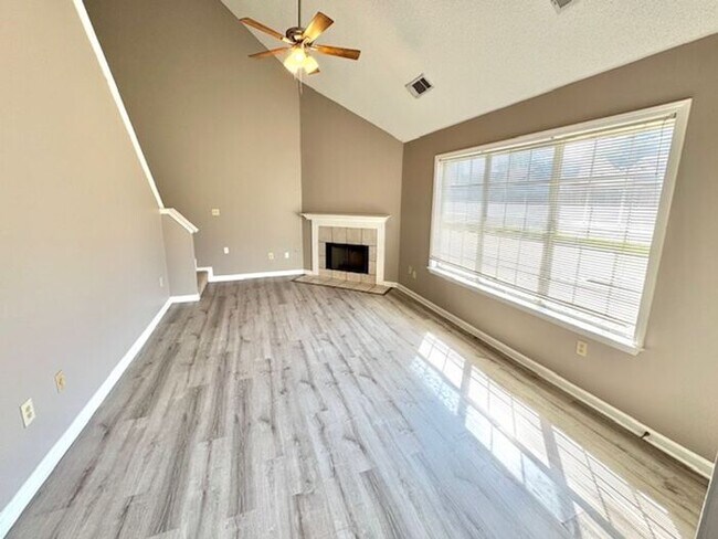 Foto del edificio - Now Leasing a 4-Bedroom 2.5 Bath Home