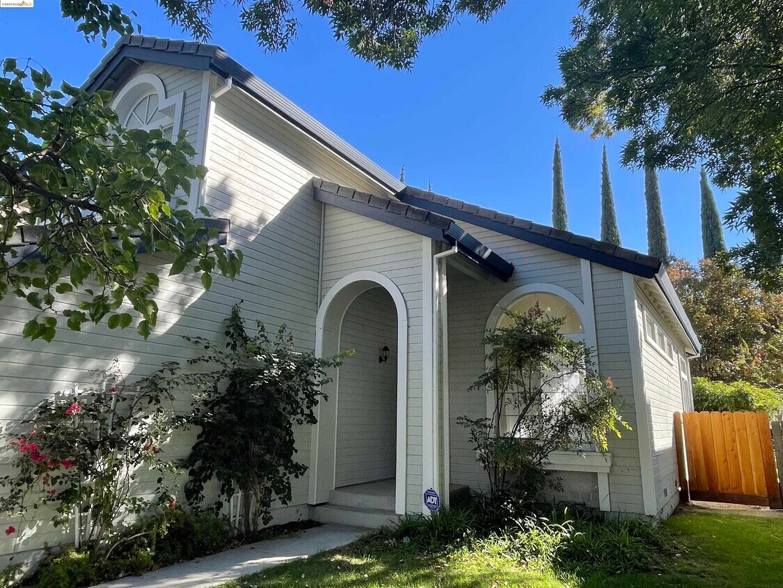 Foto del edificio - 4216 Amargosa Dr