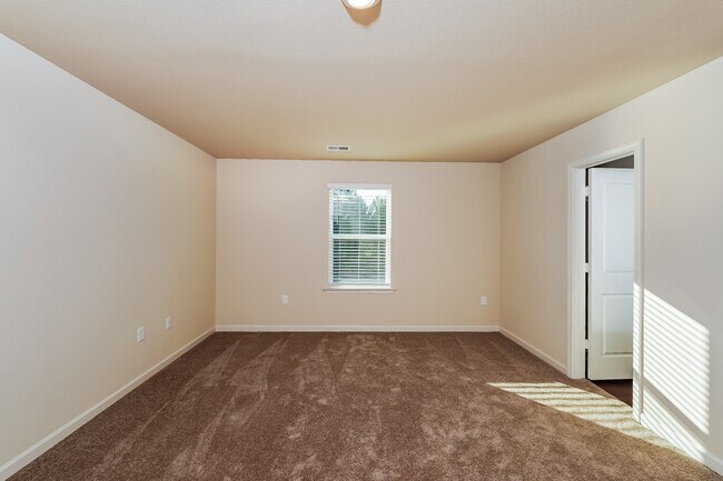 Building Photo - 499 Clover Cir, Springville, AL