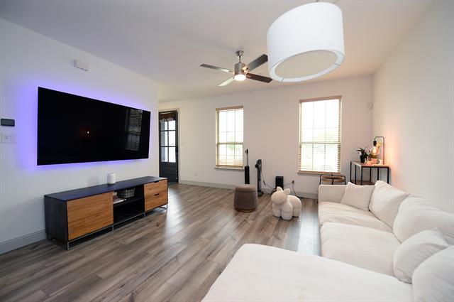 Foto del edificio - 8516 Dynasty Ln