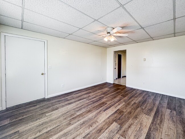 Foto del edificio - 301 N Julian St