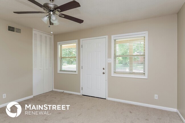 Building Photo - 4100 Chippewa Rd