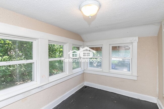 Building Photo - 4038 Bellefontaine Ave