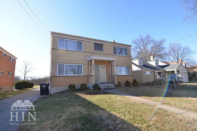 Building Photo - 8553 Cottonwood Dr
