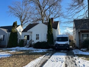 Building Photo - 1011 Clearview Ave