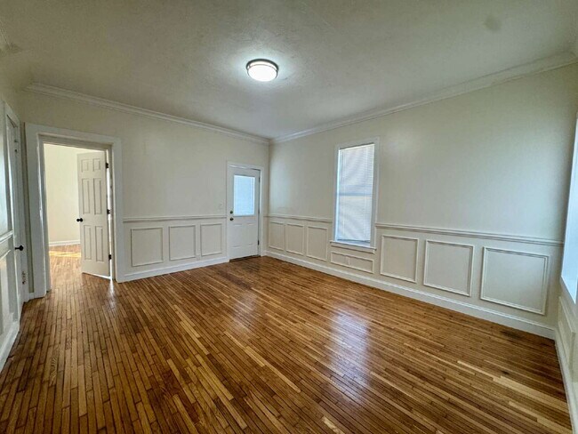 Building Photo - Ottawa Southside – 3 Bed / 2 Bath Duplex