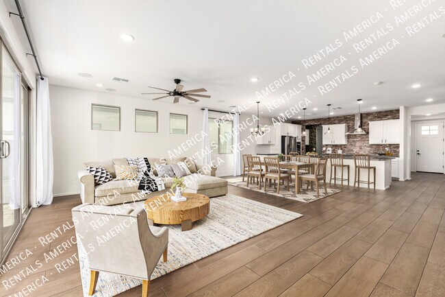Foto del edificio - 13695 N 145th Dr