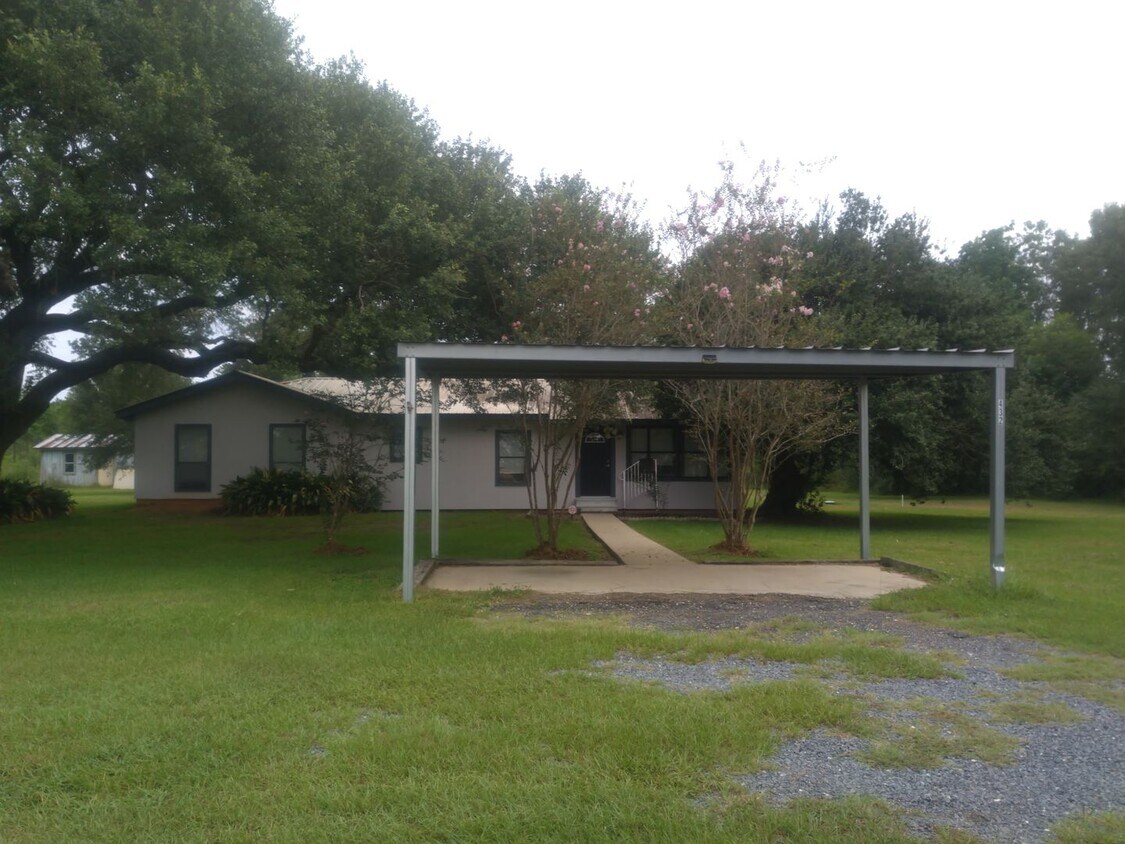 Primary Photo - 4322 U.S. Hwy 190