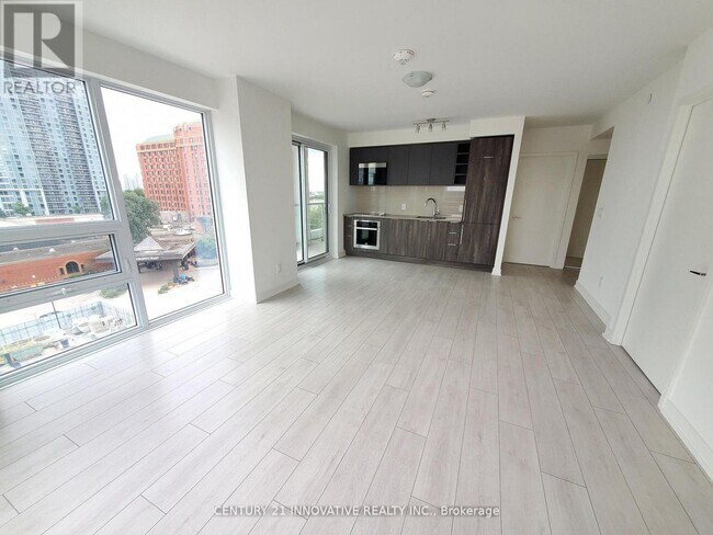 Building Photo - 2033 Kennedy Rd