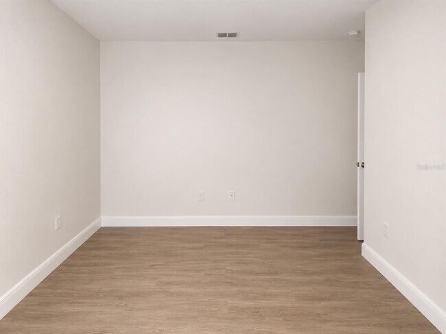 Building Photo - 410 Taft Dr