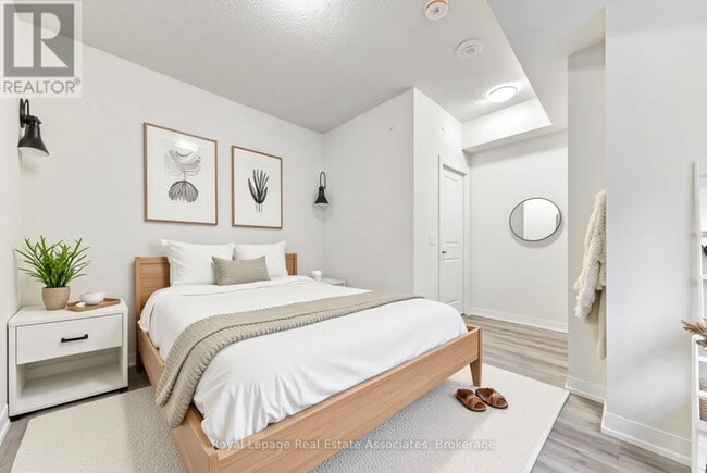 Photo du bâtiment - 3270 Sheppard Ave E