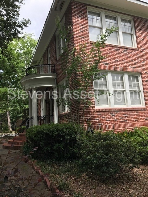 Building Photo - BEAUTIFUL DUPLEX IN SOUTH HIGHLANDS