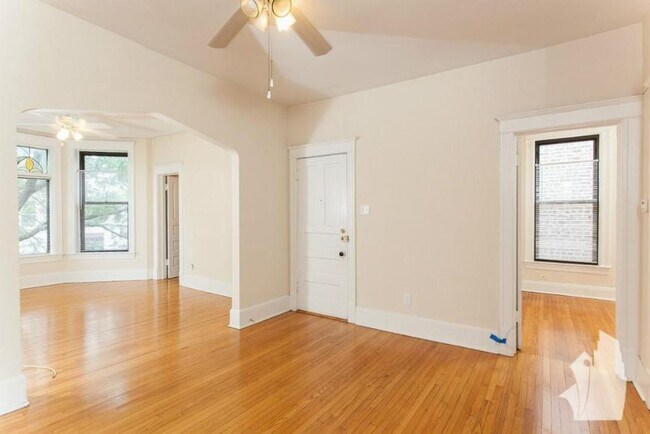2 bedroom in Chicago IL 60657 - 2 bedroom in Chicago IL 60657 Apartment