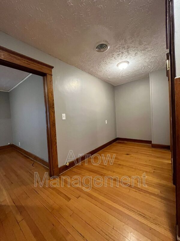 Foto del edificio - 1501 S 11th St