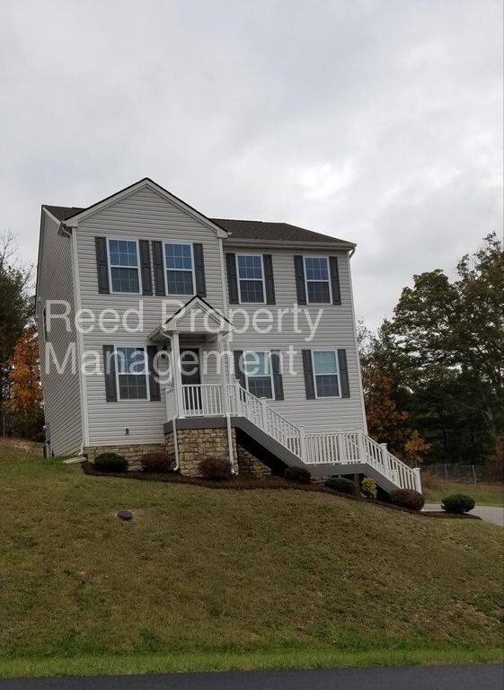 1465 Sherwood Dr, Christiansburg, VA 24073 House Rental in