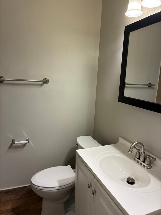 Foto del edificio - 1625 E St NE