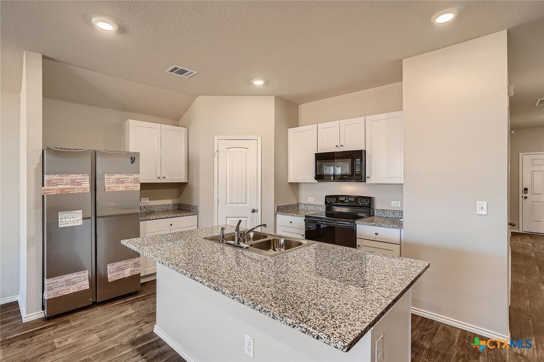 Foto del edificio - 5832 Brocade Dr