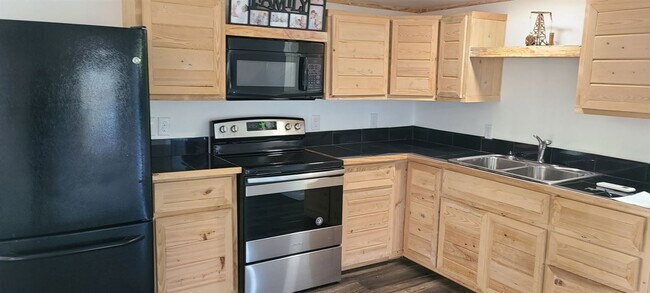 Building Photo - 2 br, 1 bath House - 2995 SE 133rd Court