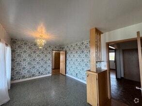 Building Photo - 806 Hill Dr