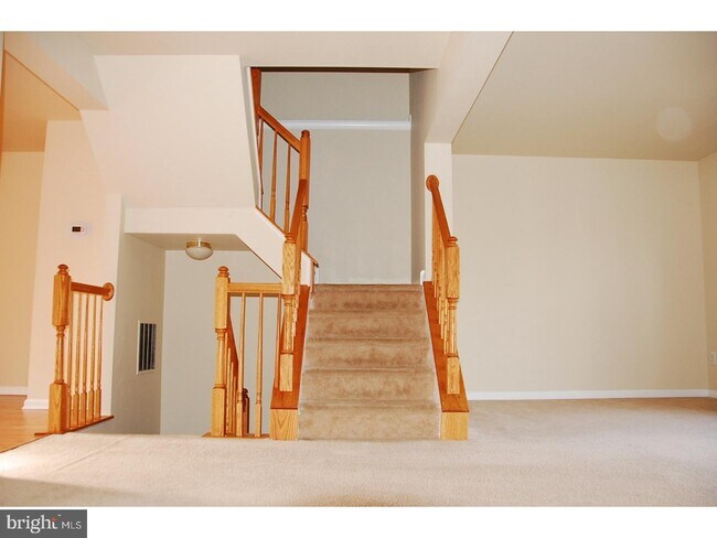 Building Photo - 74 Millstream Rd