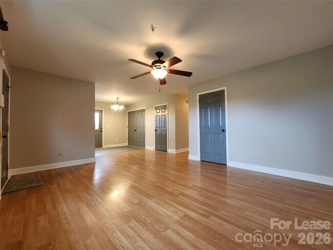 Foto del edificio - 1607 Parkdale Ave