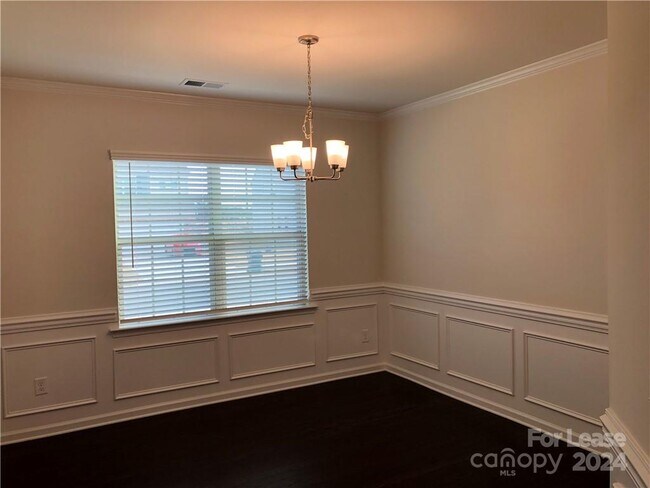 Building Photo - 174 Falls Cove Dr