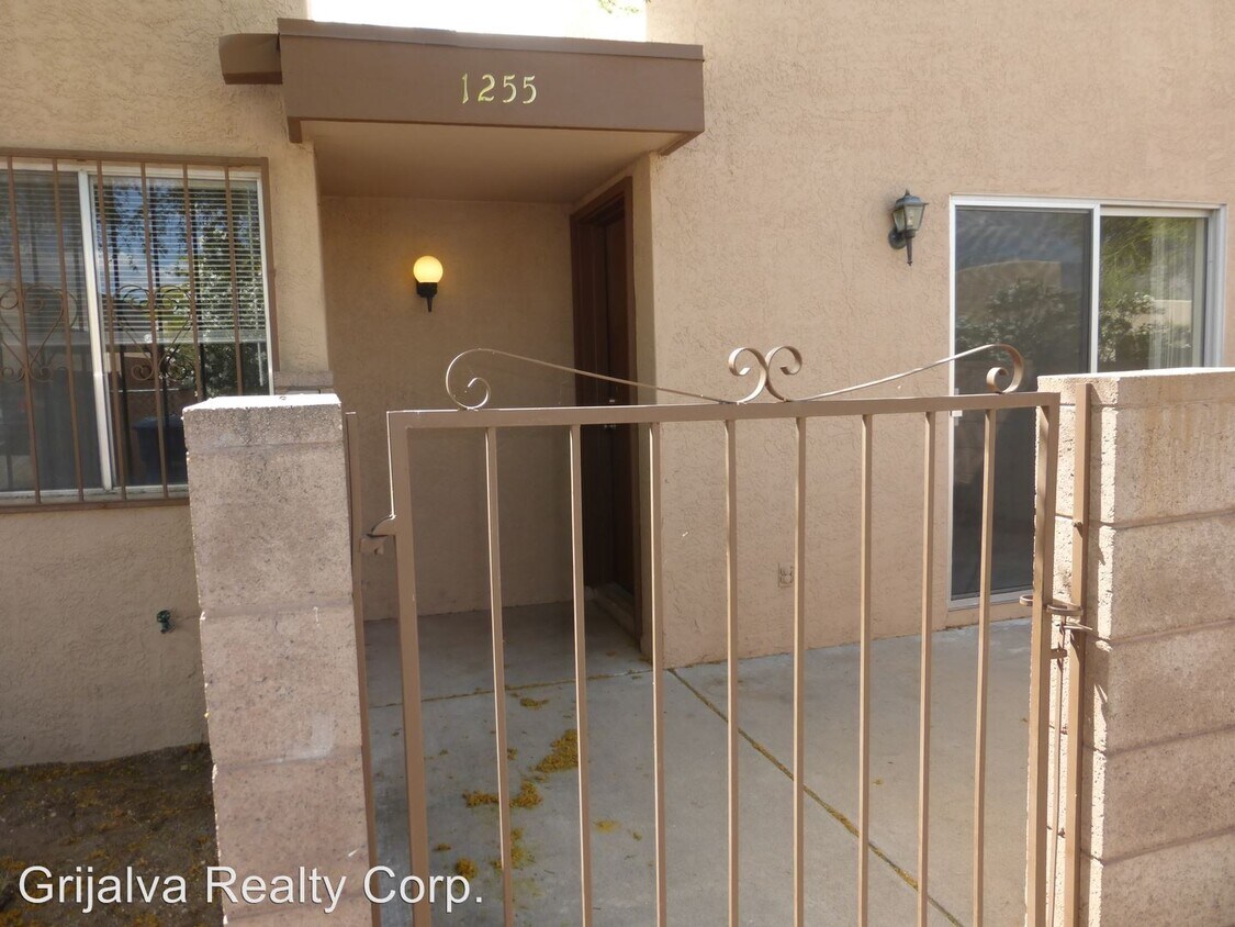 Foto principal - 1255 E Halcyon Rd