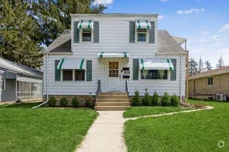 Building Photo - 618 Leonard Ave